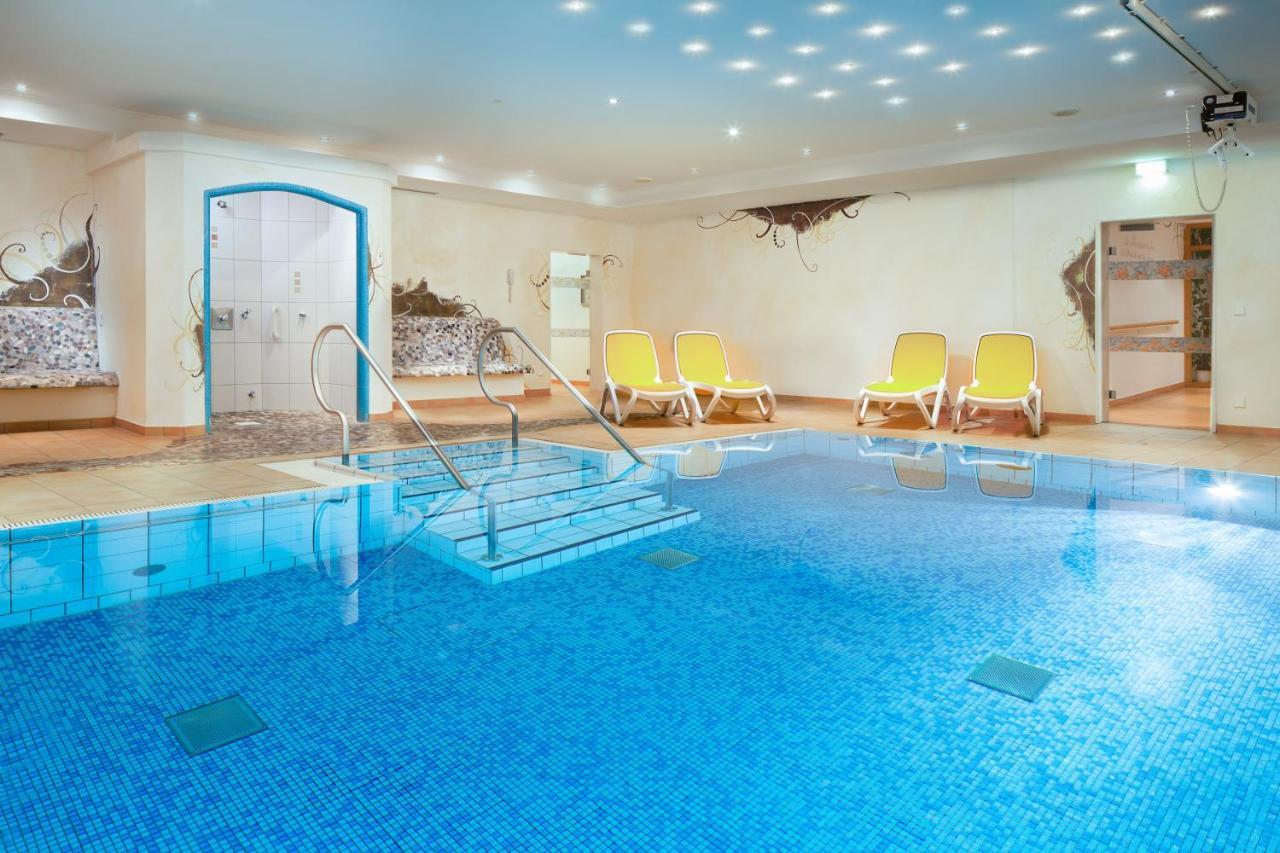 "Haus Bellevue" - Annehmlichkeiten Von 4-Sterne Familien-Und Wellnesshotel Viktoria Nebenan Koennen Mitgenutzt Werden Oberstdorf Exterior photo